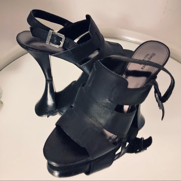 👠Host Pick 👠Vera Wang Strapy Heels - Picture 2 of 11
